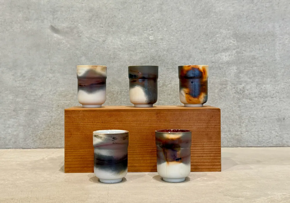Tasses et mugs - Tasse Yunomi en porcelaine d’Arita cuite au Saggar - JOHN MAC CERAMICS