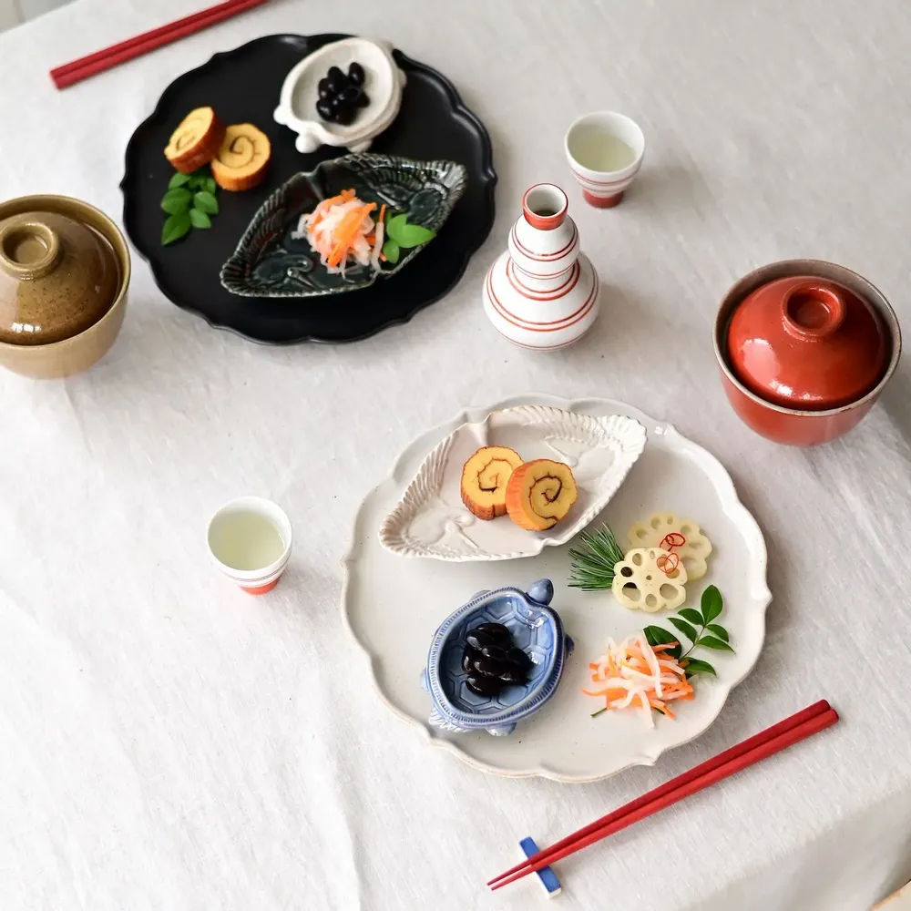 Everyday plates - Chitose- small plates (turtle, crane) - MARUMITSU POTERIE