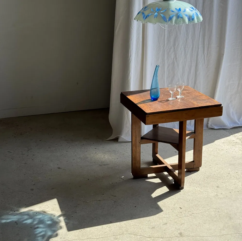 Suspensions - Suspension vintage en verre blanc et bleu à bord ondulé D46 H53 - OFFICE OBJETS