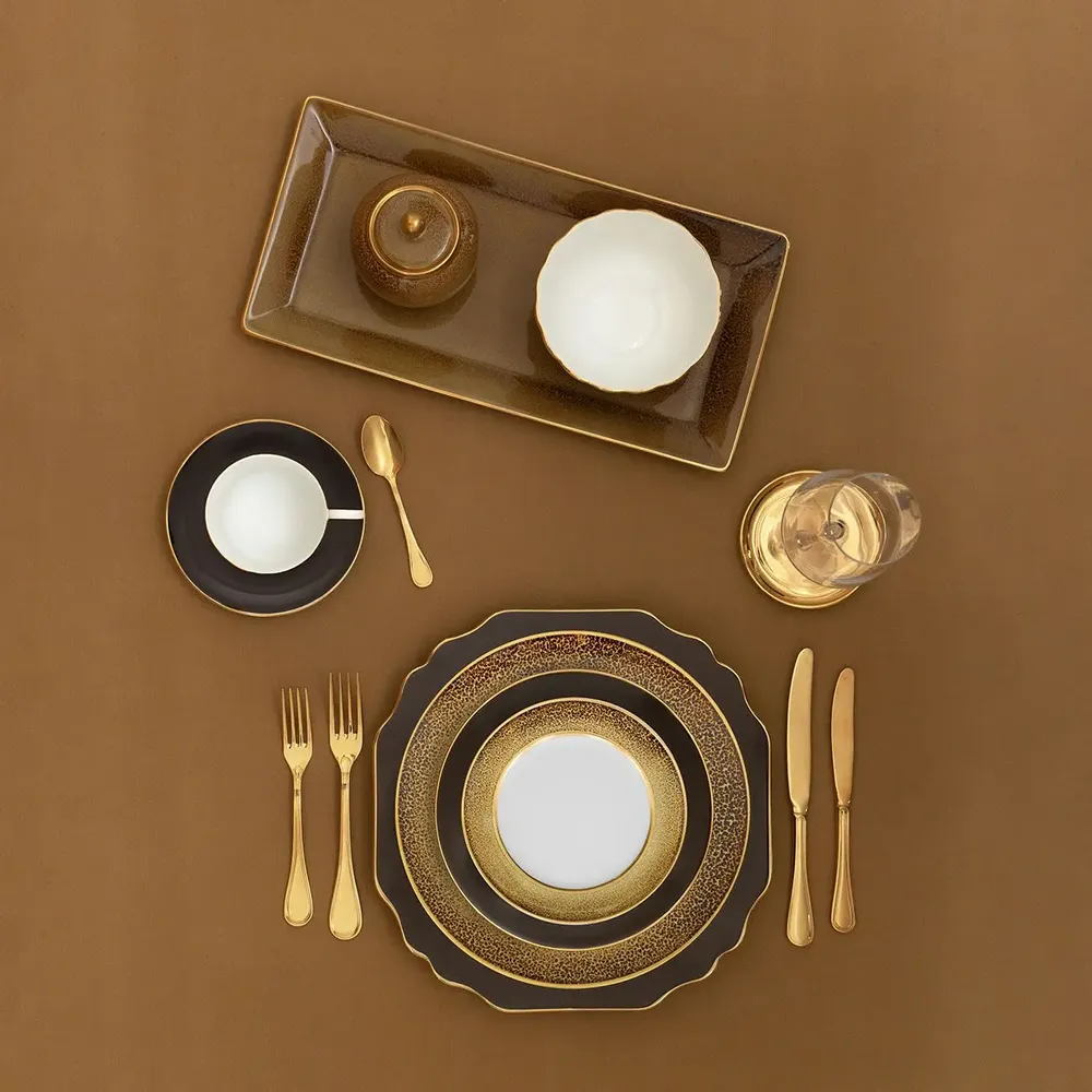 Formal plates - Maple and Walnut - Dinneware - PORCEL