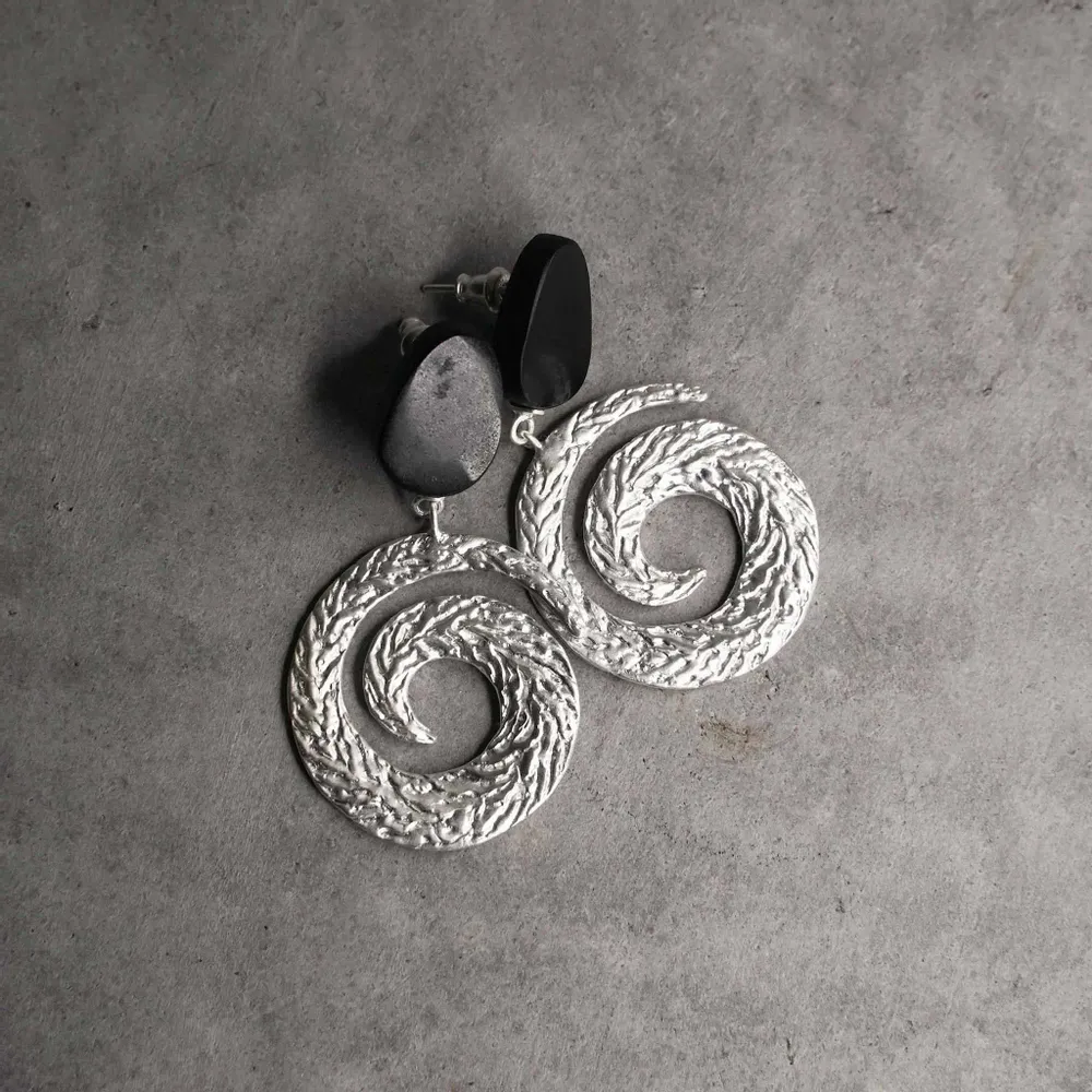 Bijoux - Ripple Twirl Swing Earrings - BY MER JEWELLERY