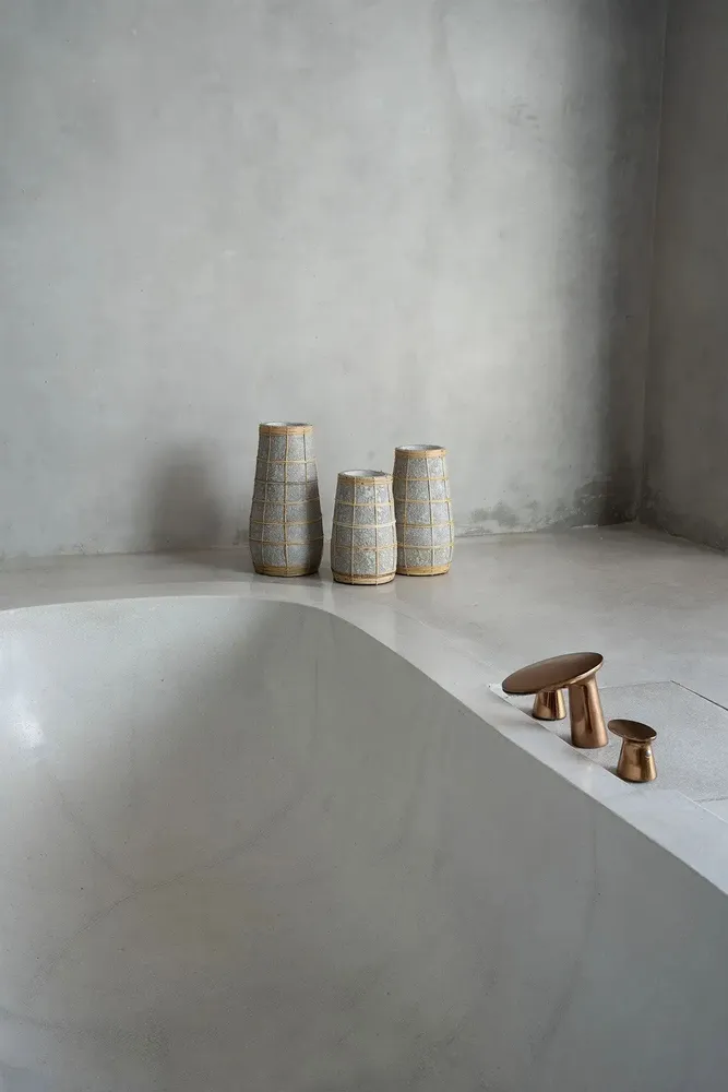 Vases - Le Vase Cutie - Gris Béton Naturel - M - BAZAR BIZAR LIVING