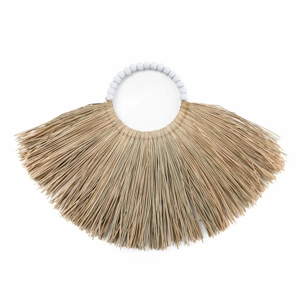 Objets design - Le Collier Décoration Murale Alang Feather - Blanc Naturel - BAZAR BIZAR LIVING