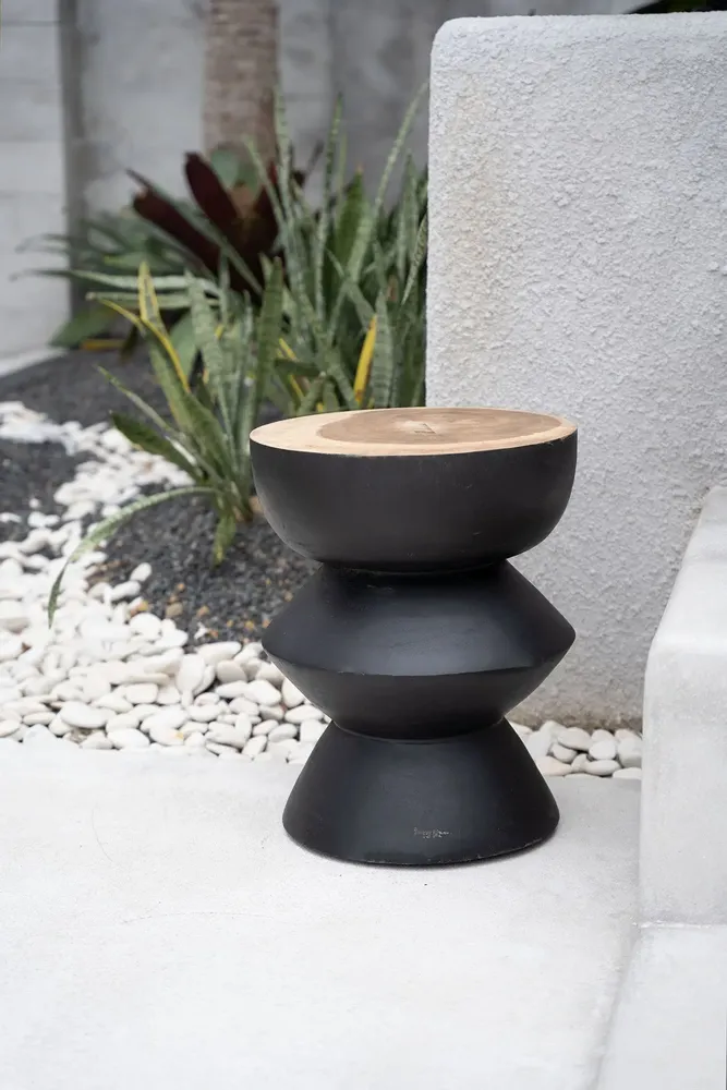 Tabourets - Le Tabouret Kulun - Noir Naturel - BAZAR BIZAR LIVING