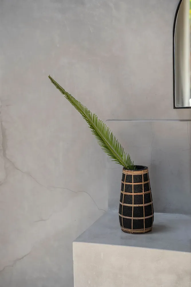 Vases - Le Vase Cutie - Noir Naturel - M - BAZAR BIZAR LIVING