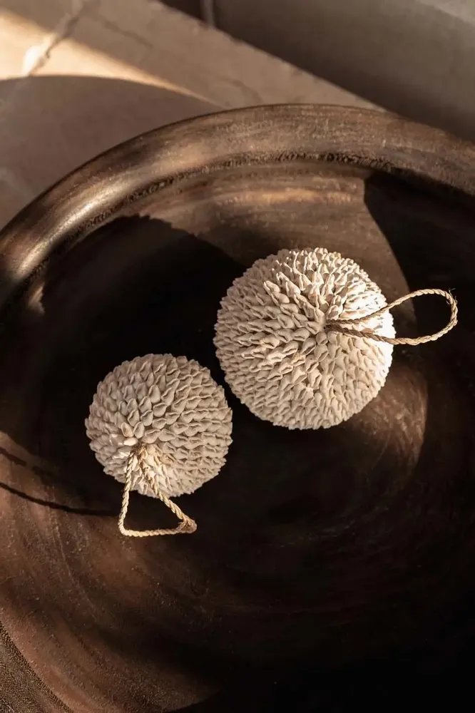 Decorative objects - The Bubble Shell Ball - White - L - BAZAR BIZAR LIVING