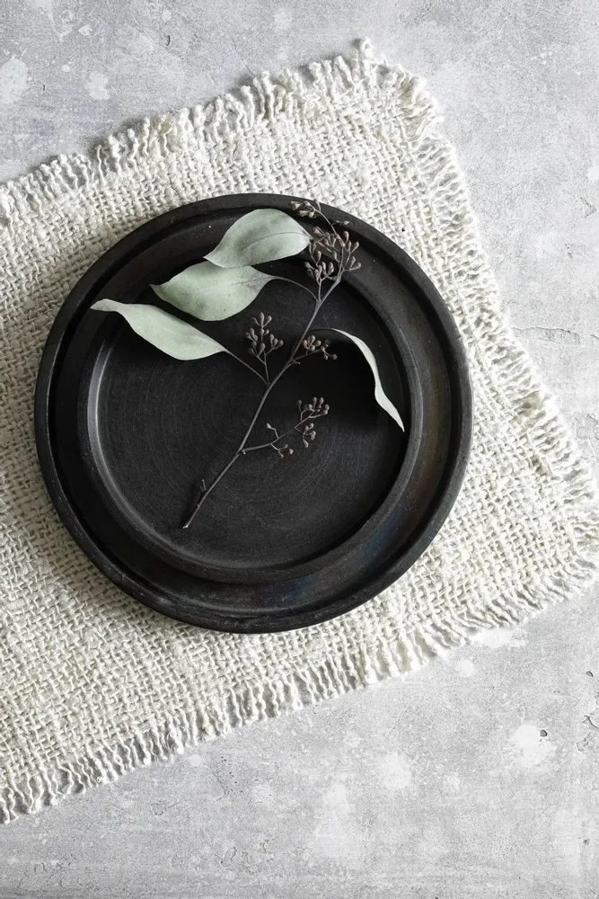 Plats et saladiers - L'Assiette En Terre Cuite Brûlée - Noir - S - BAZAR BIZAR LIVING