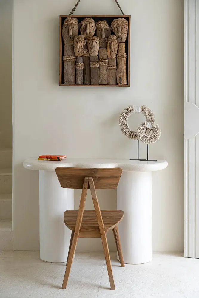 Sculptures, statuettes and miniatures - The Papua Shell Disc on Stand - White - M - BAZAR BIZAR LIVING