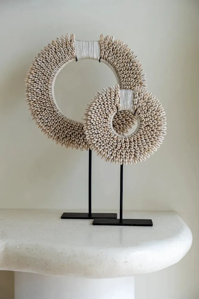 Sculptures, statuettes and miniatures - The Papua Shell Disc on Stand - White - M - BAZAR BIZAR LIVING