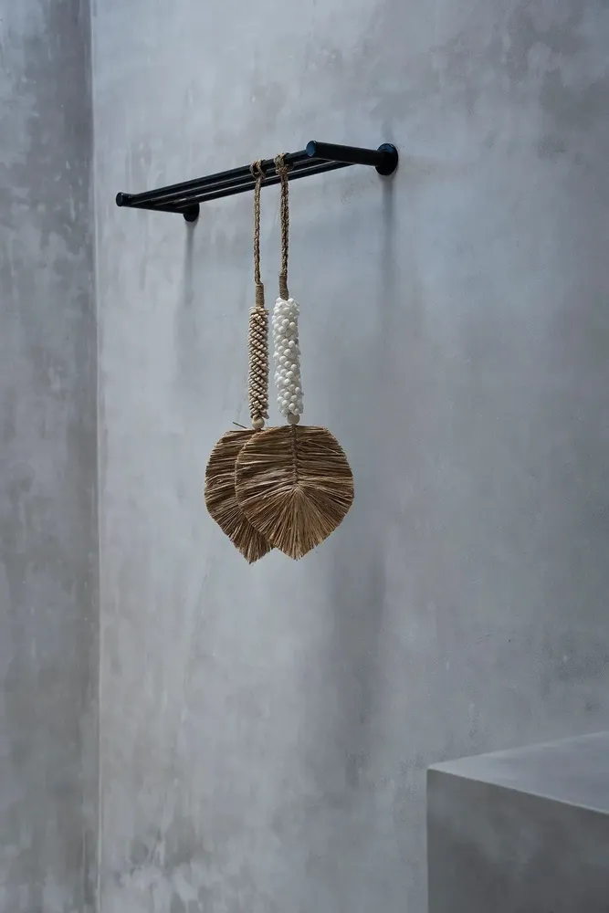 Decorative objects - The Raffia Shell Tassel - Cream Natural - BAZAR BIZAR LIVING
