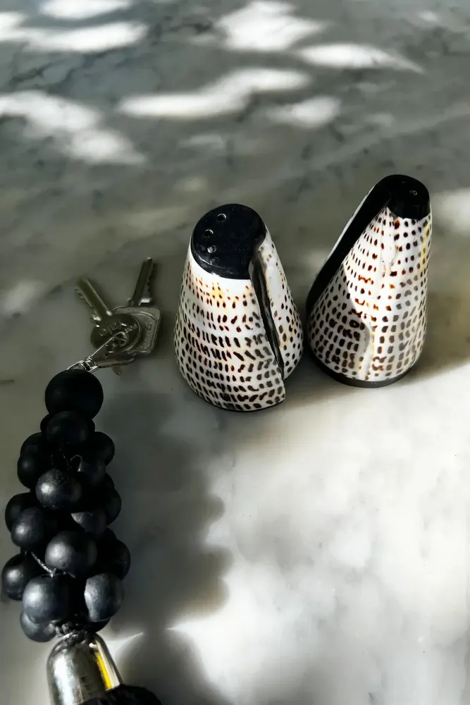 Couverts & ustensiles de cuisine - Le Salt & Peppa Shell - Set de 2 Salière et Poivrière - BAZAR BIZAR LIVING