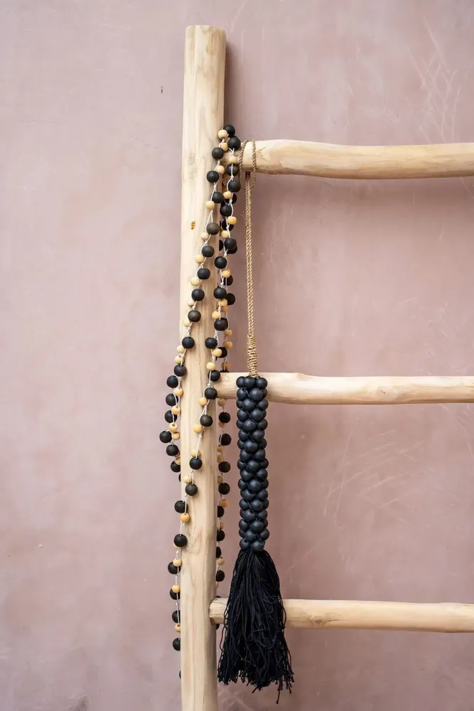 Objets de décoration - Les Perles en Bois avec Pompon en Coton - Noir - BAZAR BIZAR LIVING