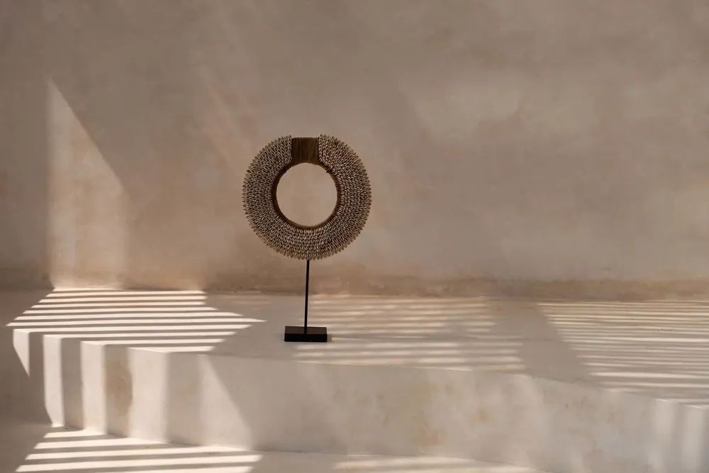 Sculptures, statuettes and miniatures - The Shell Réunion on Stand - Natural - BAZAR BIZAR LIVING