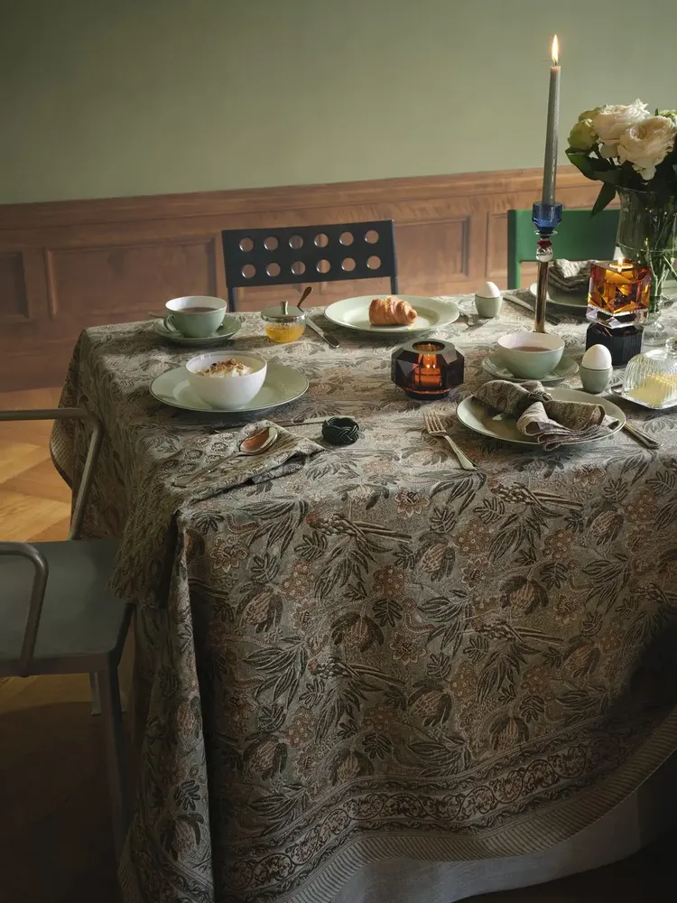 Linge d'office - Nappe en lin avec imprimé Perroquet, coloris Écume de Mer - CHAMOIS