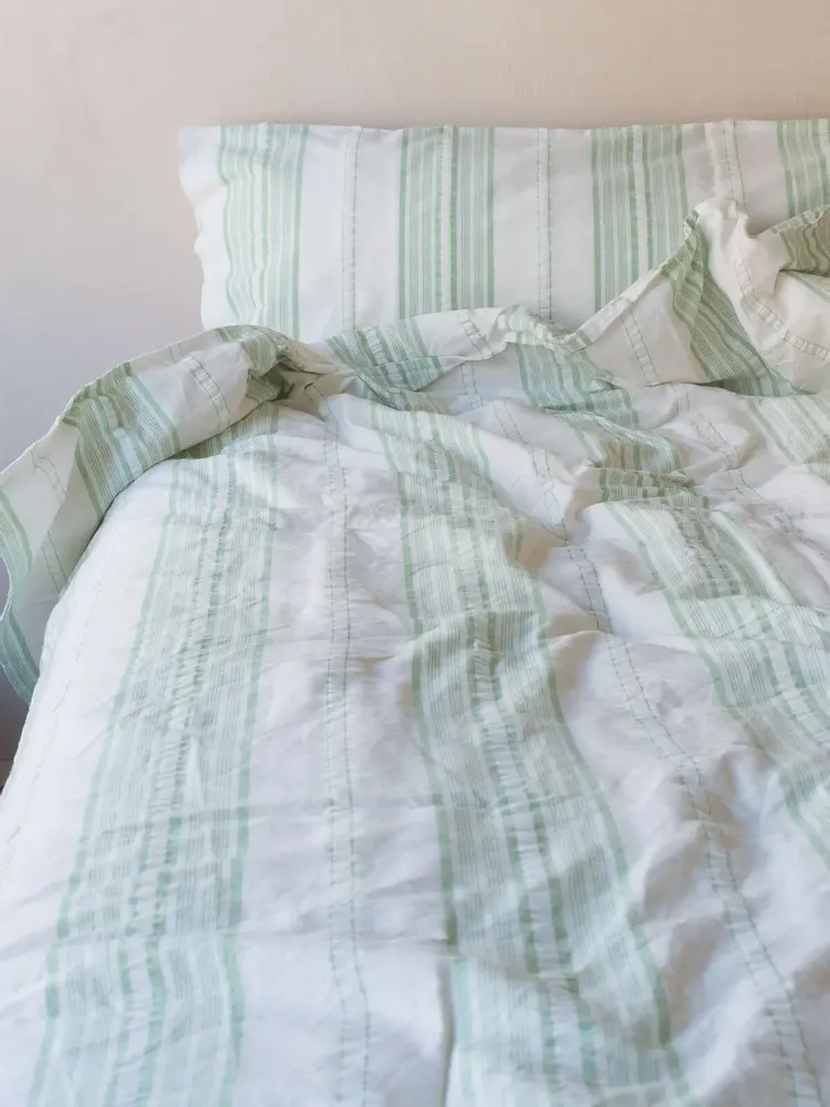 Beds - striped duvet cover - white with pistachio green - OTTOMANIA