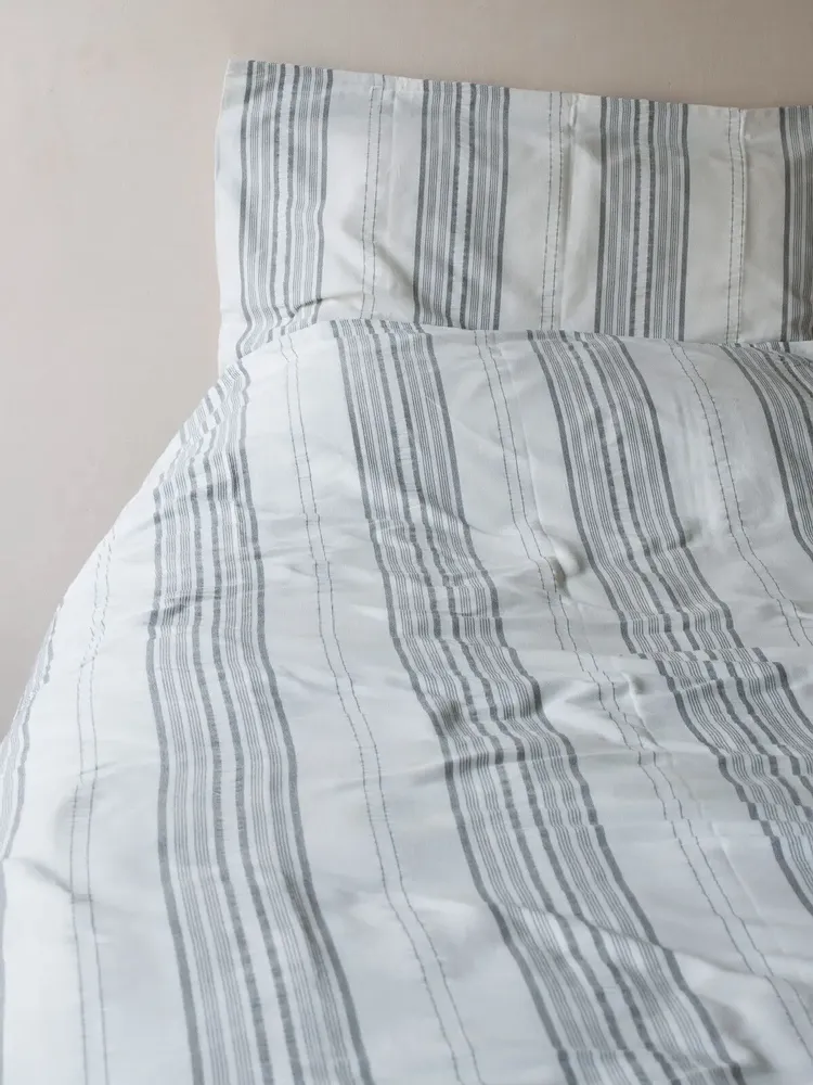 Beds - striped duvet cover - white with black - OTTOMANIA