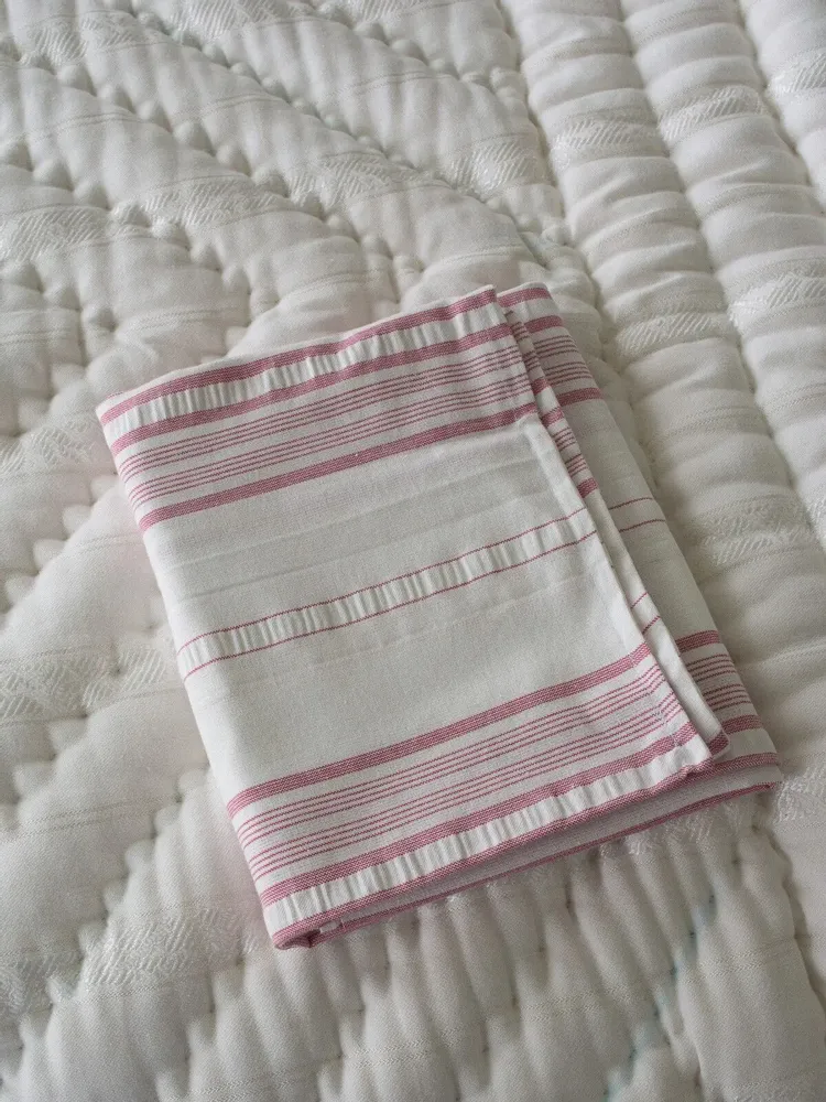 Beds - pillowcase, cerise striped - OTTOMANIA