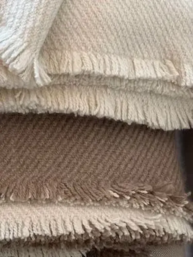 Plaids - La Couverture Cachemire Deva 4 fils est une couverture en cachemire - NOBLE FIBRE