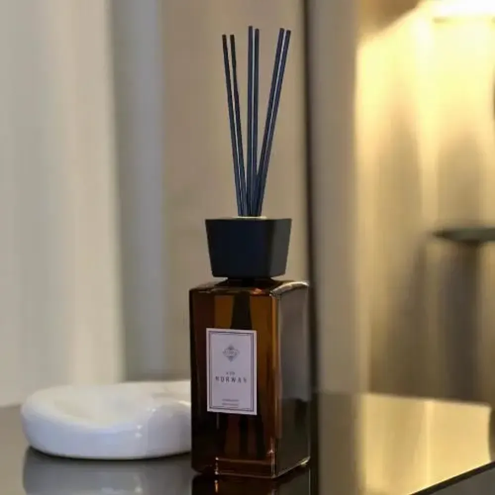 Scent diffusers - Reed Diffuser – Escale Olfactive Collection - LUMEA DECO