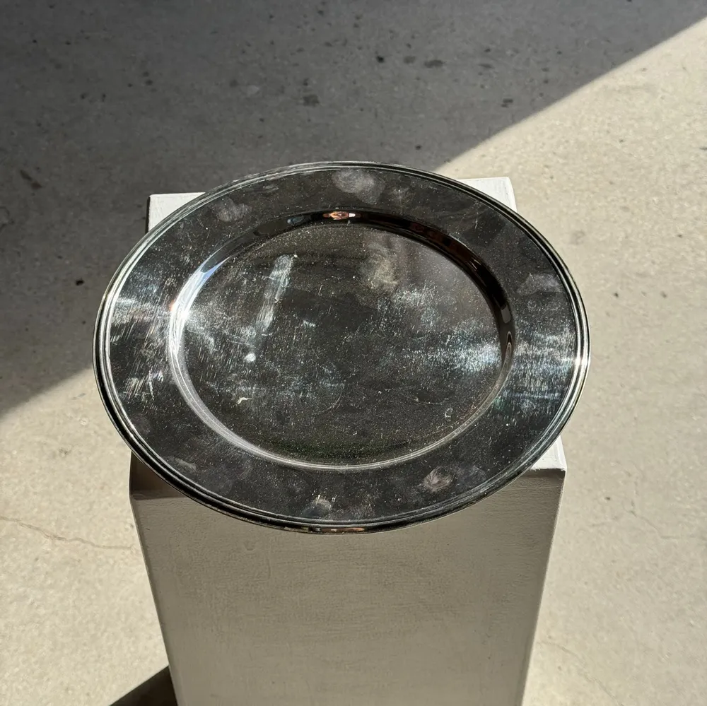 Plats et saladiers - Plateau rond vintage en métal argenté D30 H2 - OFFICE OBJETS