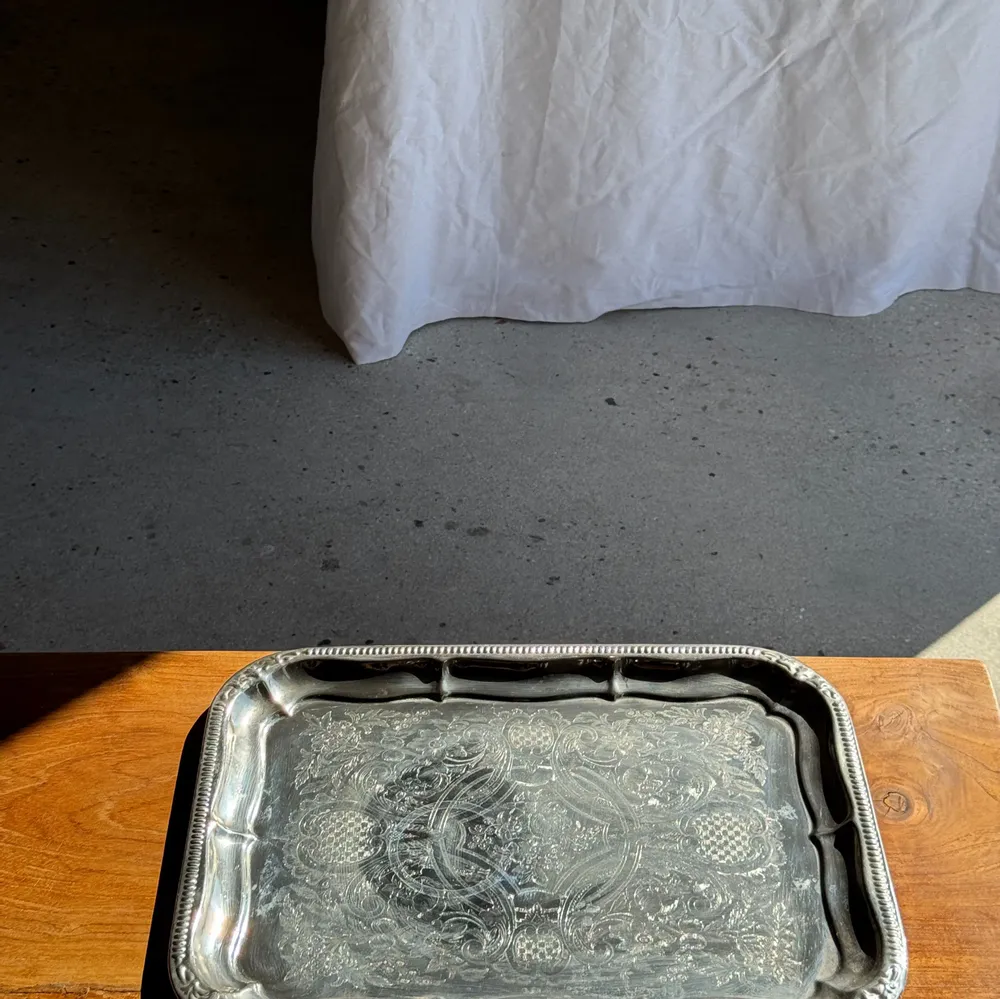 Formal plates - Large vintage tray in silver plated metal art nouveau - OFFICE OBJETS