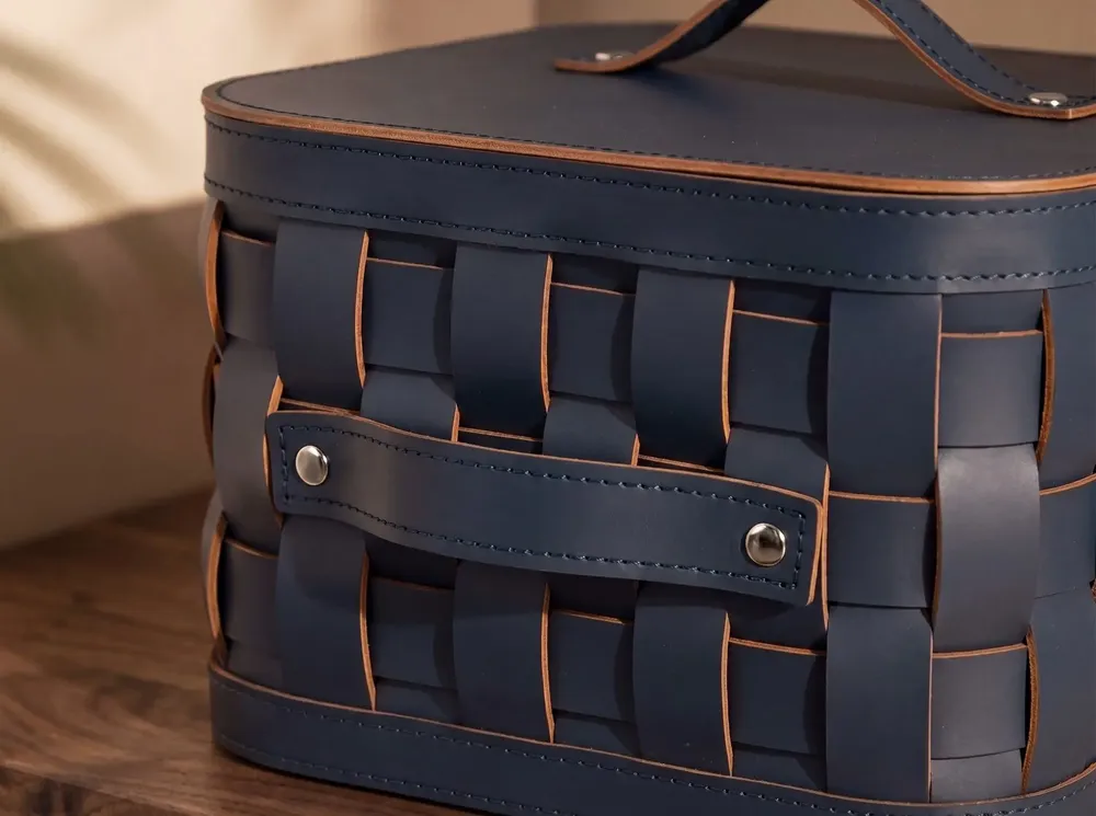Baskets - Square decorative storage basket in dark blue regenerated leather with lid - ANGEL CERDÁ