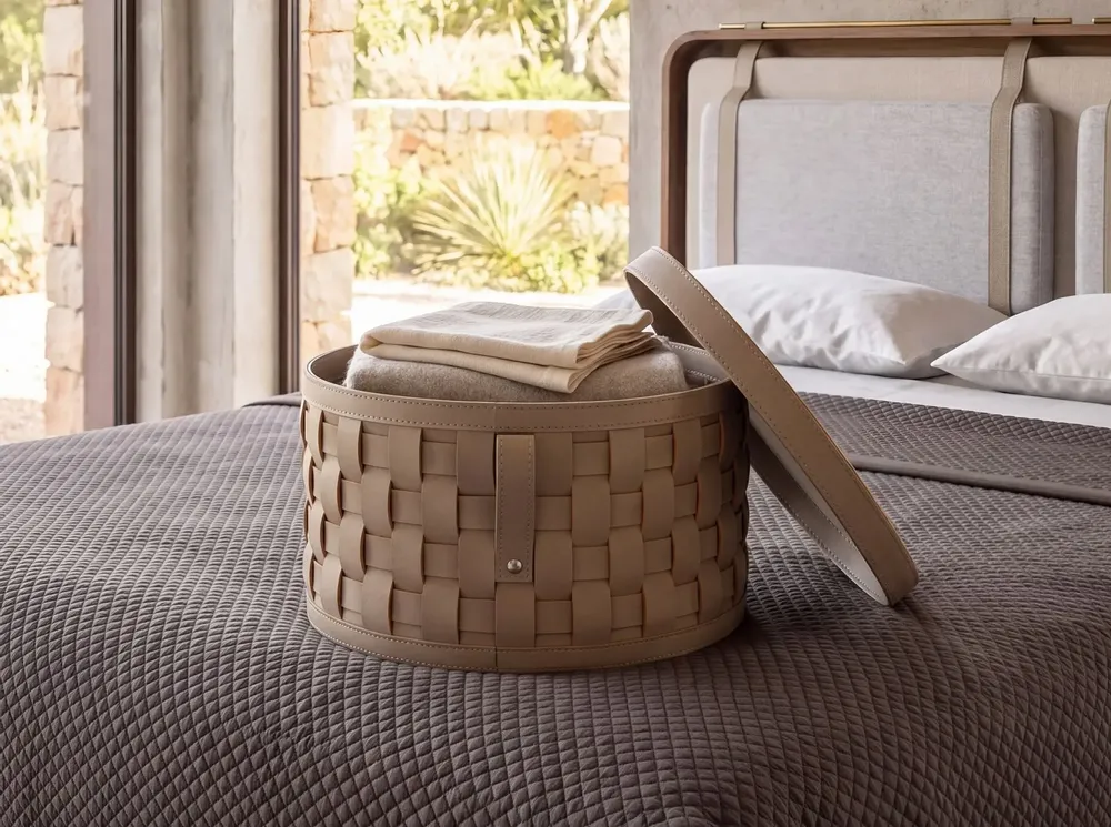 Corbeilles - Panier de rangement décoratif rond en cuir régénéré vison foncé avec couvercle - ANGEL CERDÁ