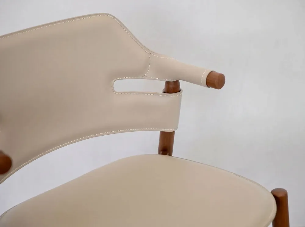Chairs - Stool in sand-coloured regenerated leather - ANGEL CERDÁ