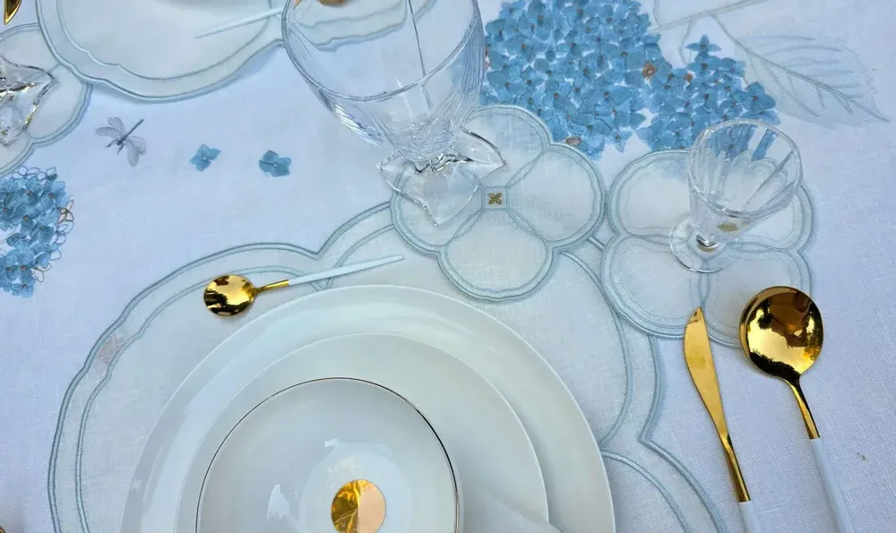 Linge de table textile - FLEUR D'HORTENSIA - serviette, set de table et dessous de verre - ARTIPARIS