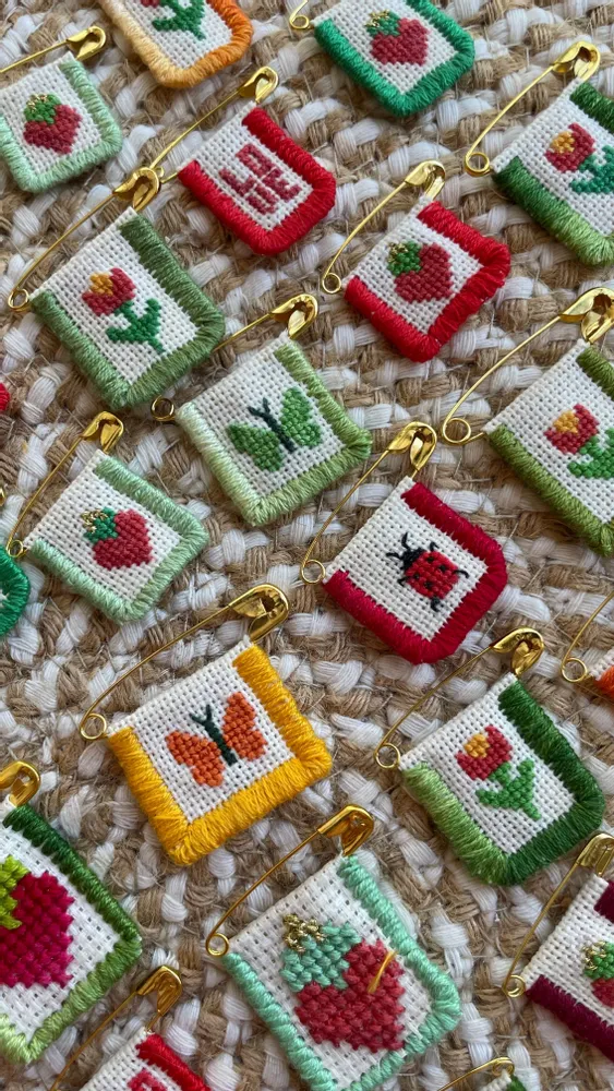 Brooches - Broche S - MES PETITES IMPARFAITES