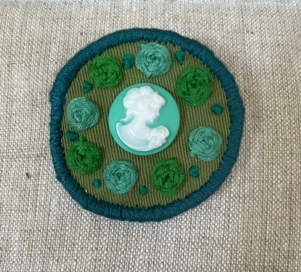 Brooches - L brooch - MES PETITES IMPARFAITES