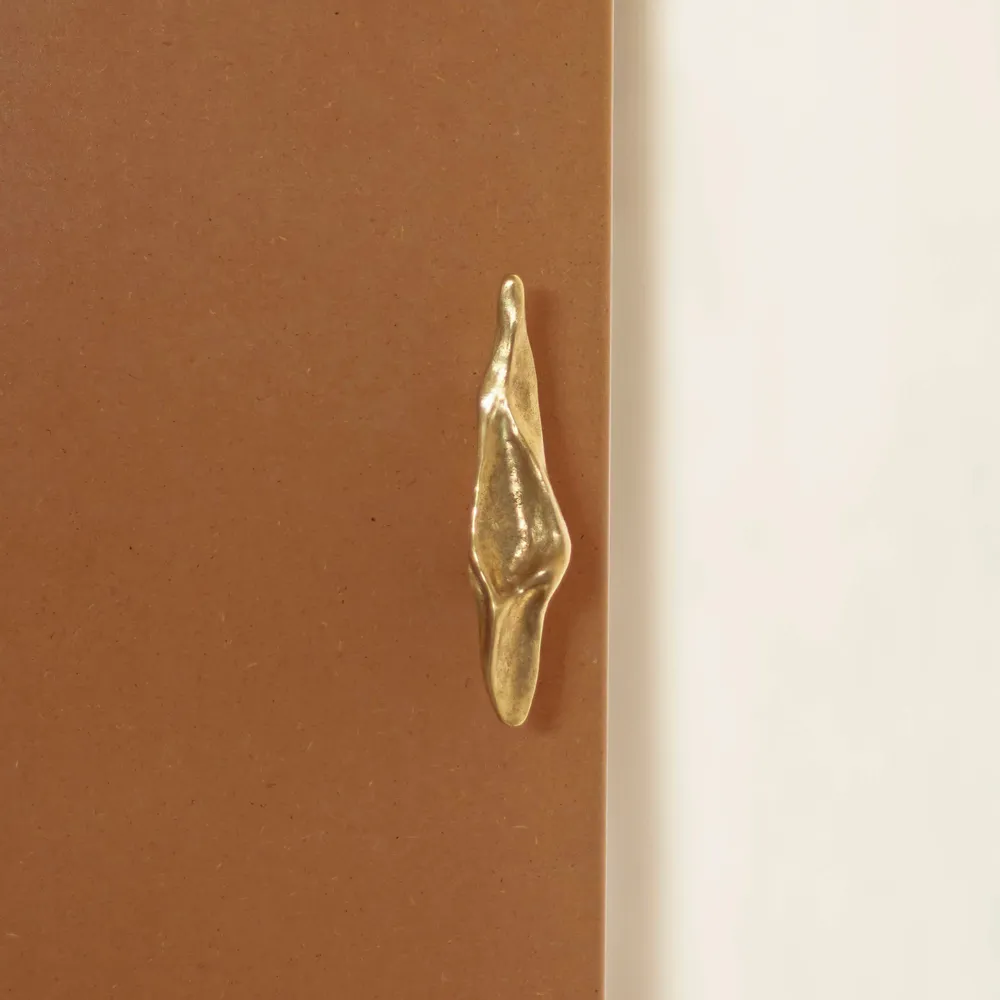Wardrobe - Gentle Pinch long knob - EVAANNA