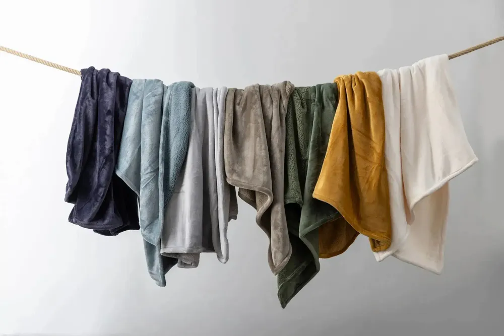 Throw blankets - Maxi throw Michka Amande 180 X 220 - MAISON VIVARAISE - SDE VIVARAISE WINKLER