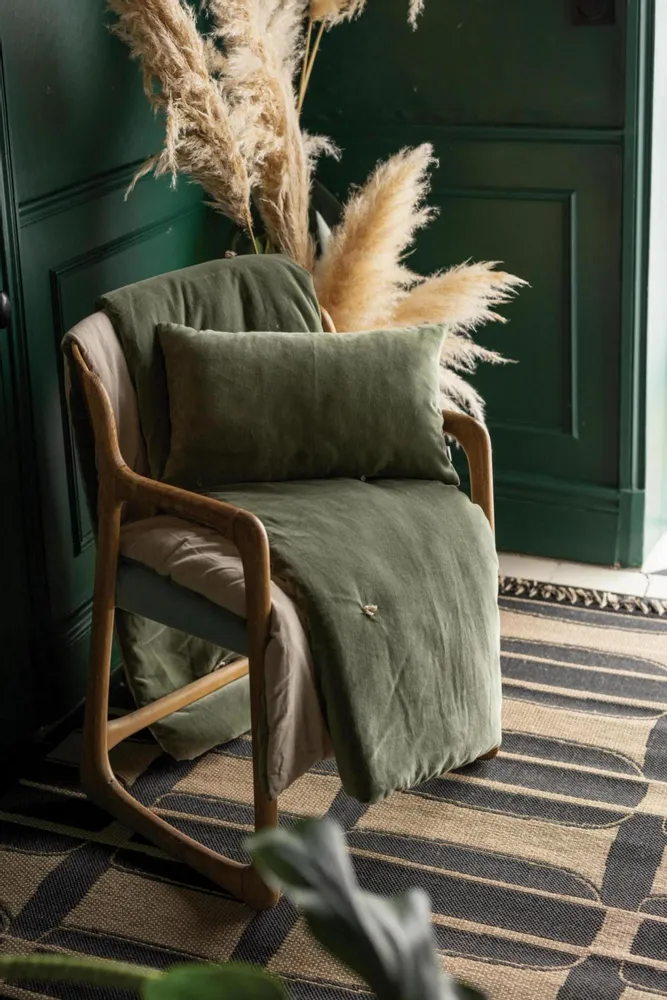 Throw blankets - Elise Knotted Dots Throw Blanket Verveine 140 X 200 - MAISON VIVARAISE - SDE VIVARAISE WINKLER