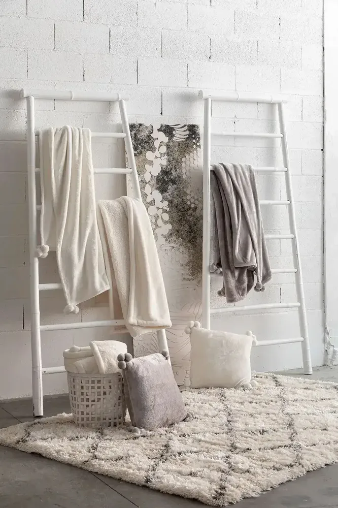 Throw blankets - Michka Throw Blanket Neige 130 X 160 - MAISON VIVARAISE - SDE VIVARAISE WINKLER