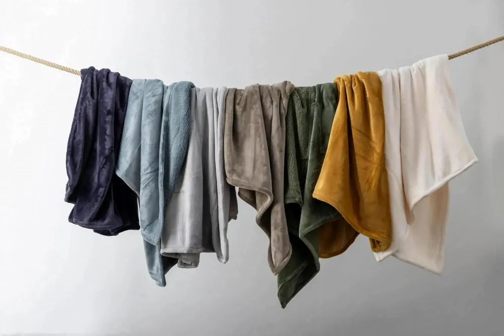 Throw blankets - Michka Throw Blanket Neige 130 X 160 - MAISON VIVARAISE - SDE VIVARAISE WINKLER