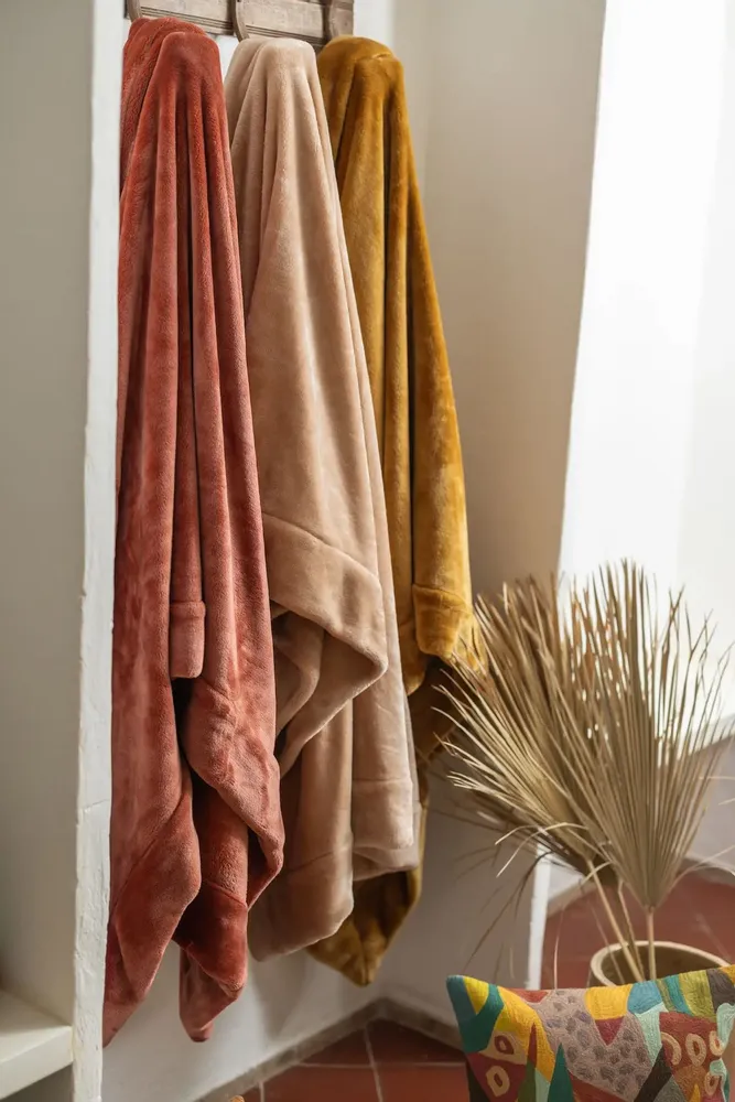 Throw blankets - Tender Throw Blanket Safran 150 X 200 - MAISON VIVARAISE - SDE VIVARAISE WINKLER