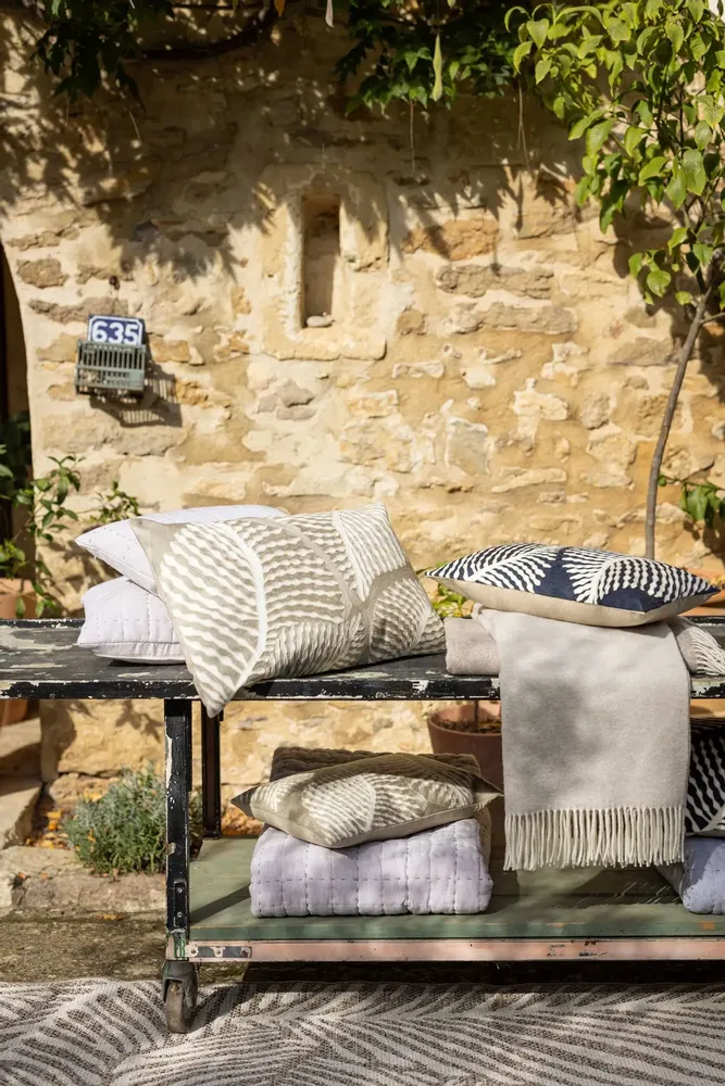 Throw blankets - Cambra Throw Blanket Naturel 140 X 200 - MAISON VIVARAISE - SDE VIVARAISE WINKLER