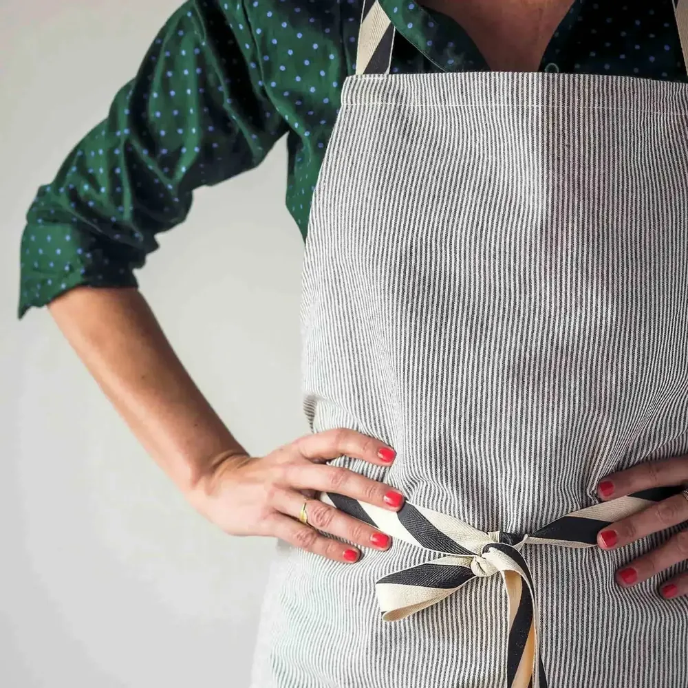 Aprons - Finette Kitchen Apron Finette Caviar 90 X 75 - LA CERISE SUR LE GATEAU