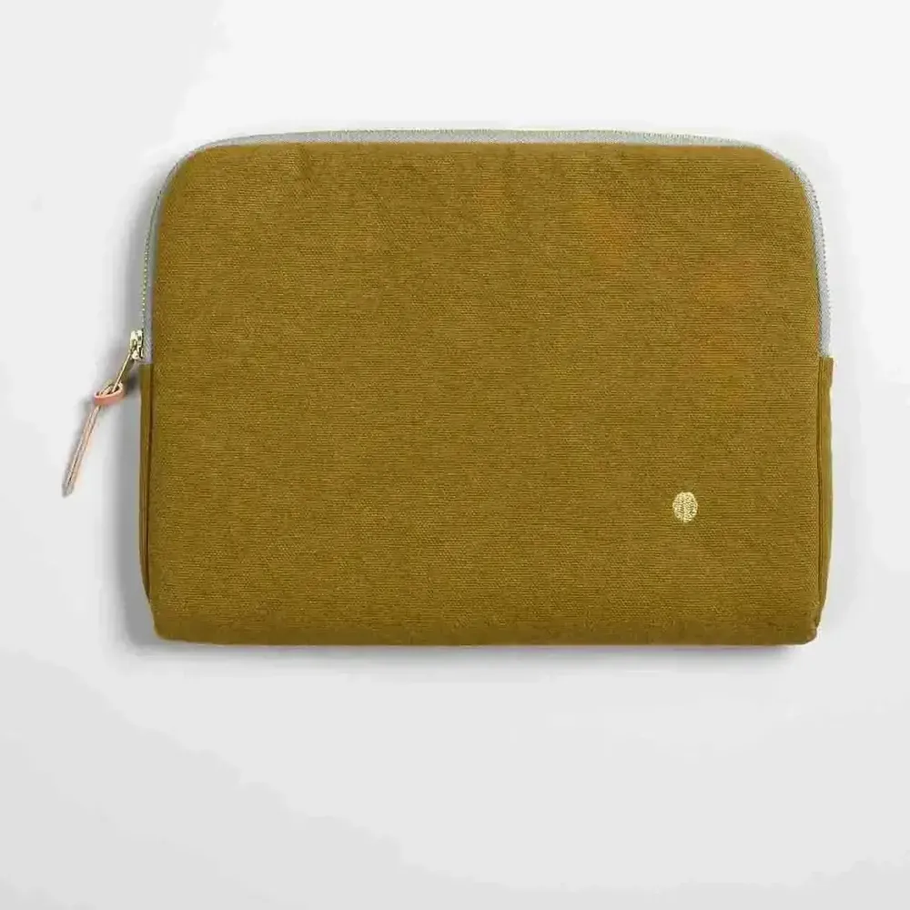 Clutches - Iona iPad Case Nuts 19 X 26 X 3 - LA CERISE SUR LE GATEAU