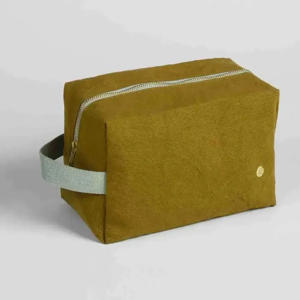 Clutches - Iona cube toiletry bag Nuts L 22 X 14 X 10,5 - LA CERISE SUR LE GATEAU