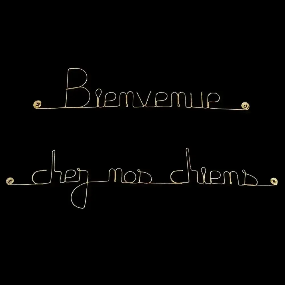 Autres décorations murales - Décoration Murale en laiton doré "Bienvenue chez nos chiens" - BIJOUX DE MUR
