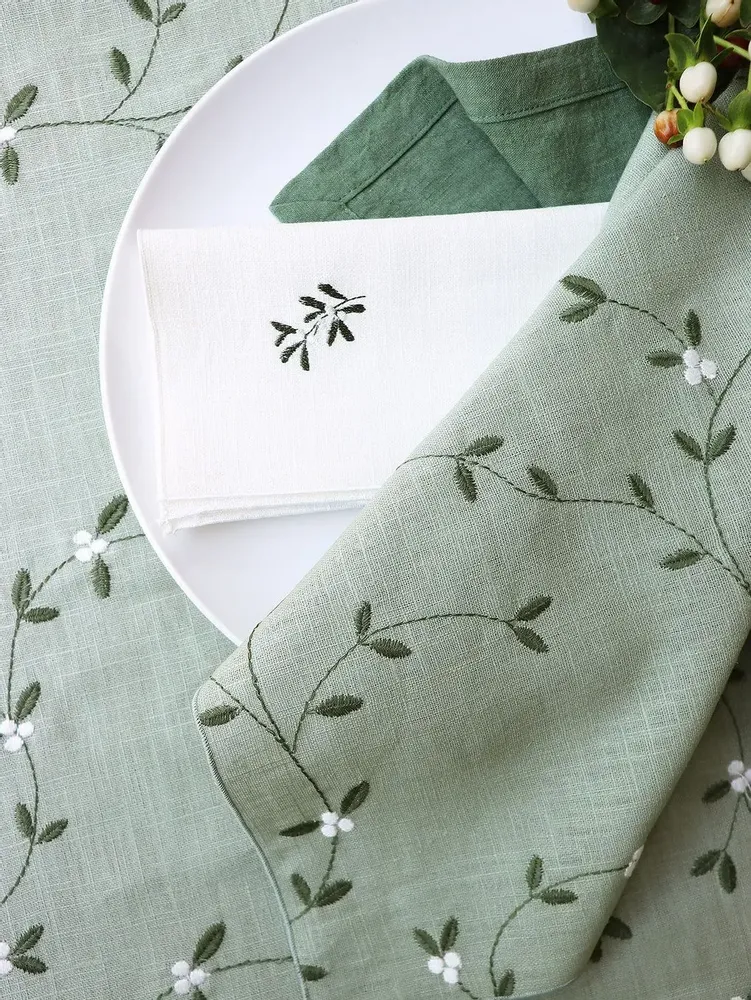 Table linen - Embroidered Linen Napkin | VISCHIO Green - GIARDINO SEGRETO