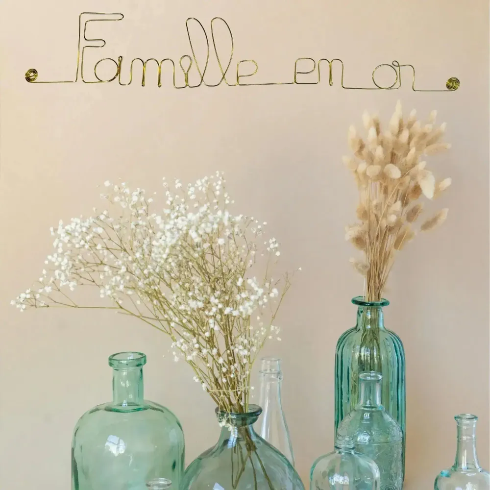 Other wall decoration - Gilded Brass Wire Wall Decoration\" Gold Family\” - to pin - BIJOUX DE MUR