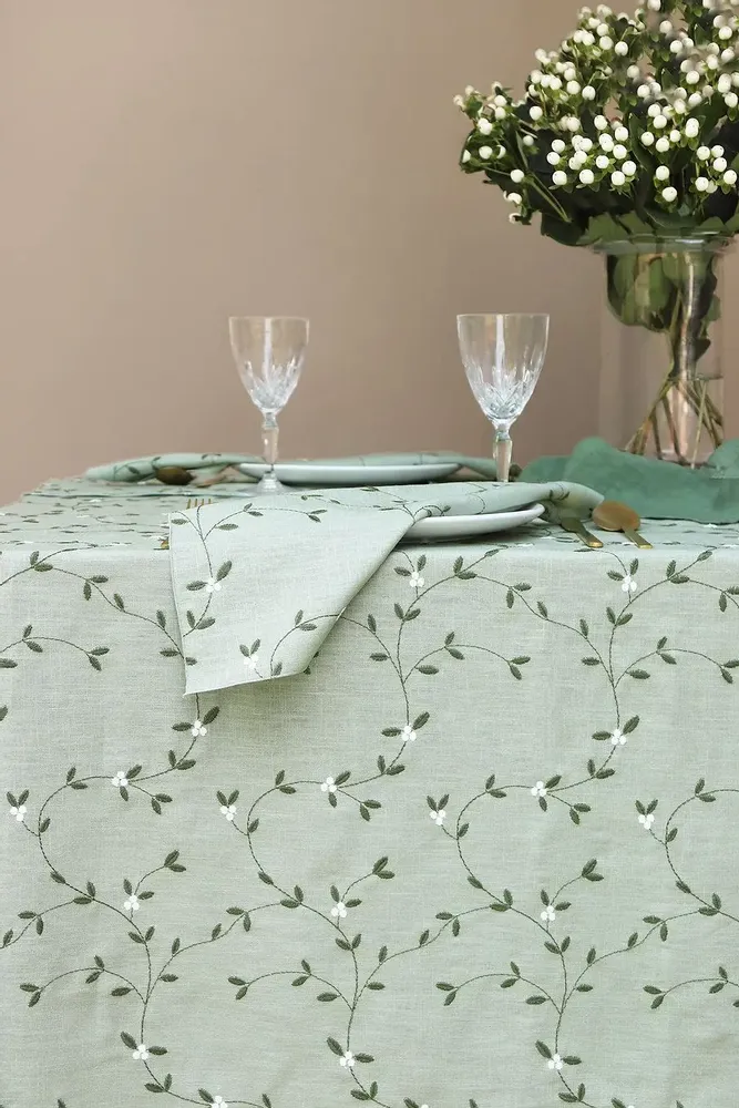 Table linen - Embroidered Linen Placemat | VISCHIO Green - GIARDINO SEGRETO