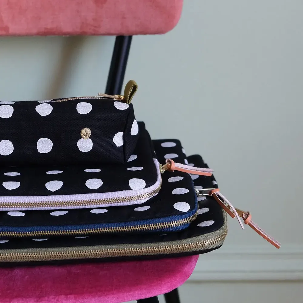 Pochettes - Housse ordinateur Mia Caviar 15-16"" - LA CERISE SUR LE GATEAU