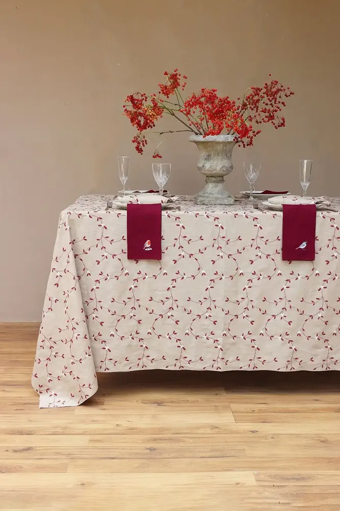 Table linen - Embroidered Linen Tablecloth | VISCHIO Bordeaux - GIARDINO SEGRETO