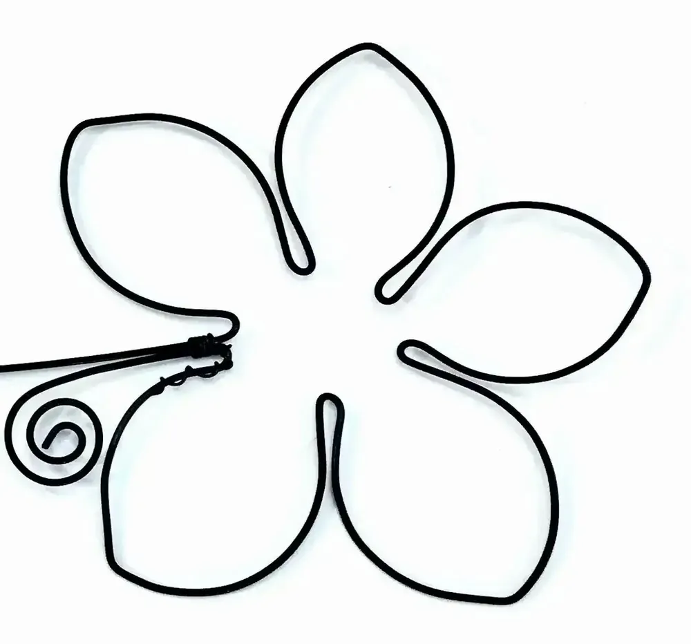 Other wall decoration - Daisy Flower - "Love" - ​​Wire Wall Decoration - BIJOUX DE MUR