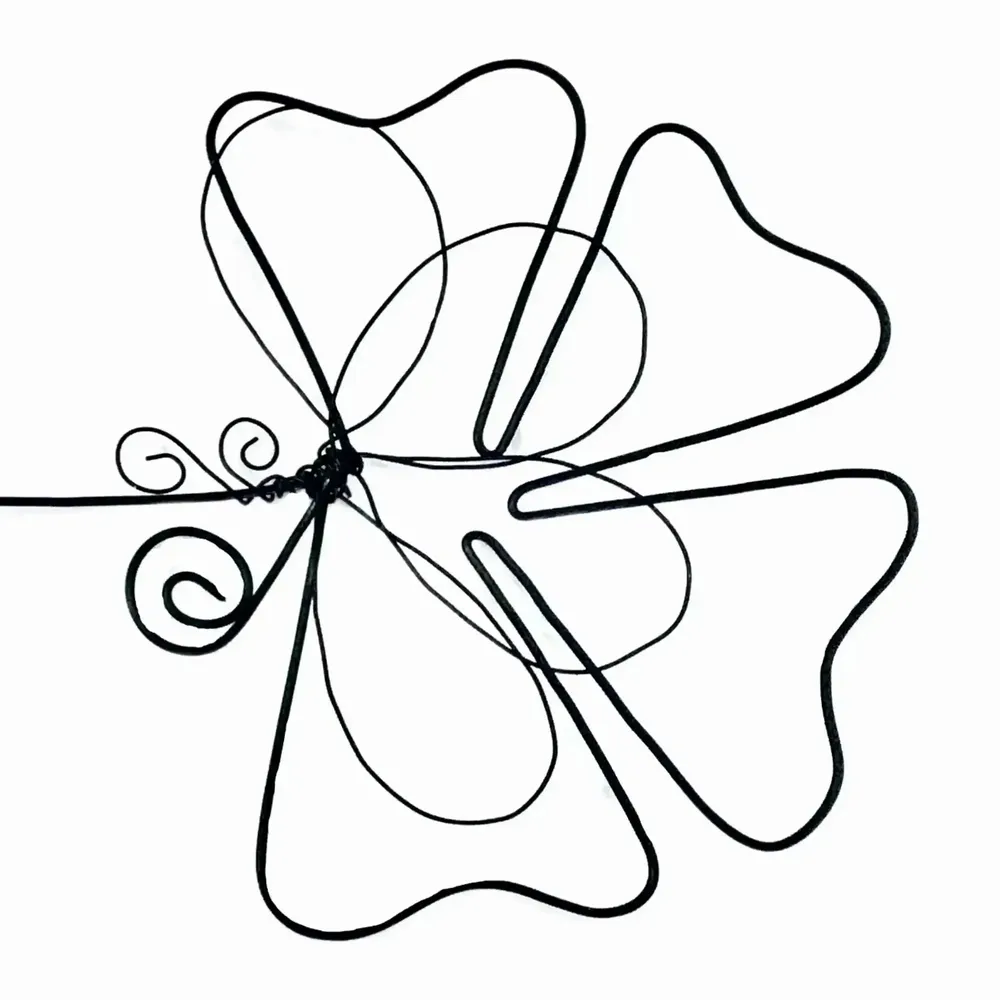 Other wall decoration - Clover Flower - "Love" - ​​Wire Wall Decoration - BIJOUX DE MUR