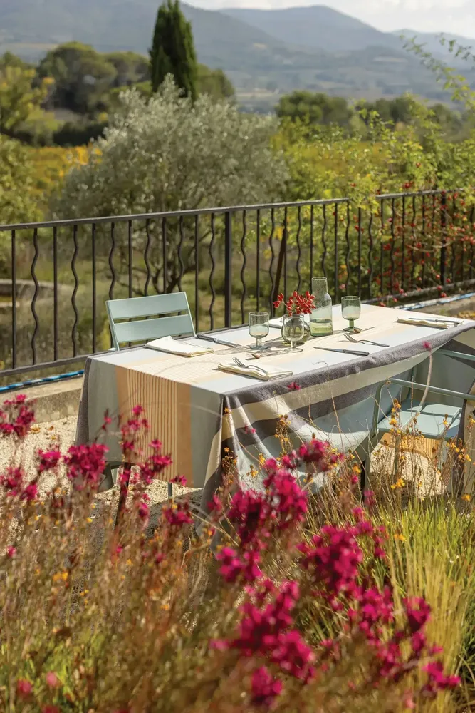 Table cloths - Recycled Tablecloth Yuna Azur 170 X 170 - MAISON VIVARAISE - SDE VIVARAISE WINKLER